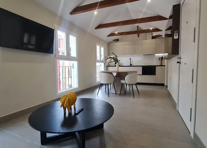 Navas Penthouse 301 By Florentia Homes